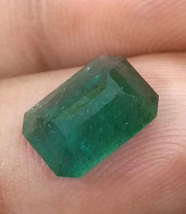 3.05ct Certified Zambian Natural Emerald.
