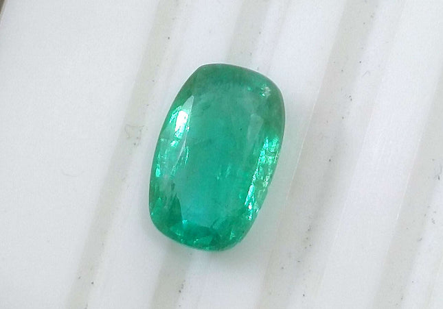 2.86ct GSI Certified Medium Shamrock Green Zambian Emerald