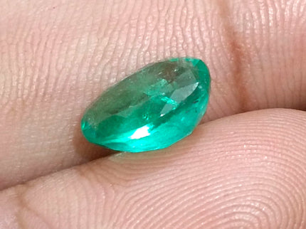 2.68ct Natural Emerald GSI Certified Medium Green Oval Cut Stone