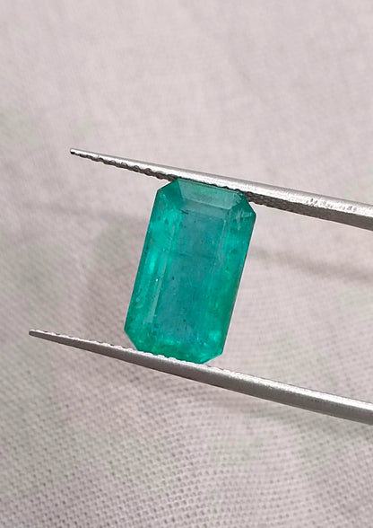 GSI Certified 3.24ct Zambian Emerald , 100% Natural Earth Mined Gemstone.