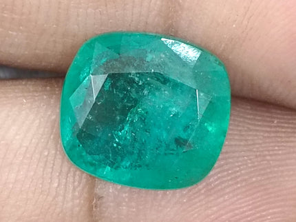 6.86ct Zambian Emerald, Natural Medium Green Stone