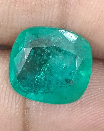6.86ct Zambian Emerald, Natural Medium Green Stone