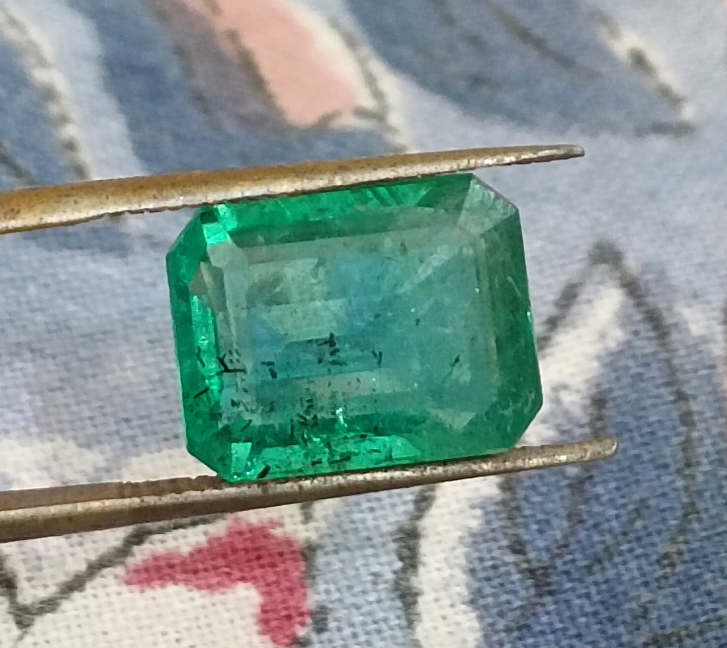 4.85ct GSI Certified Quality  Emerald, 100% Natural Gemstone