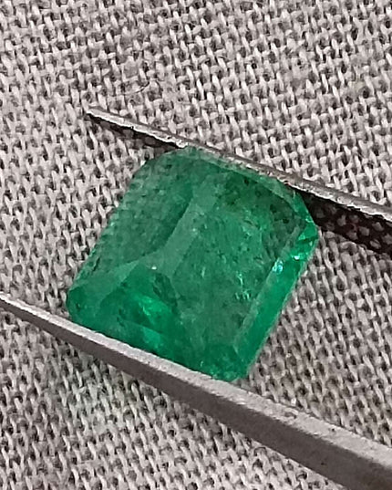 GSI Certified 1.62ct Medium Green Zambian Emerald Minor Oiled Loose Gemstone