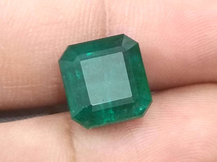 8.50ct Zambian Emerald, Natural Deep Green Stone.