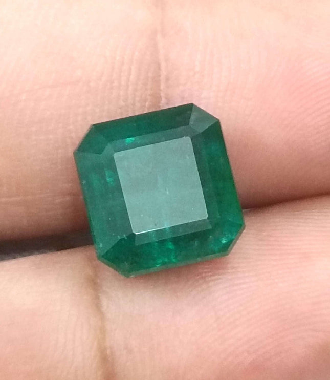 8.50ct Zambian Emerald, Natural Deep Green Stone.
