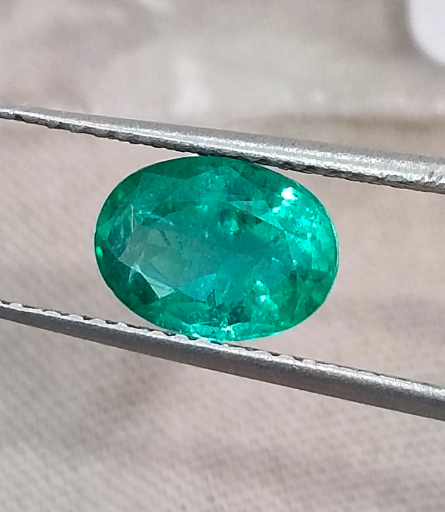 1.48ct Natural Emerald Medium Deep Green Shiny Oval SGL Certified Gemstone