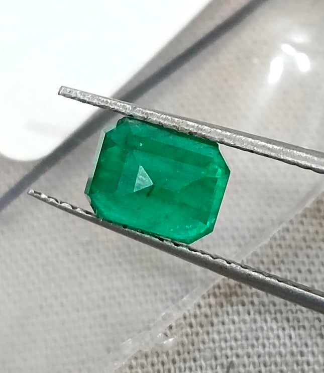 GSI Certified 1.37ct Swat Emerald Deep Velvet Green Natural Gemstone