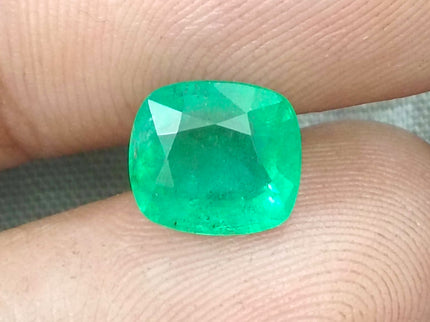 Ethiopian emerald 2.32ct Certified Neon Green Natural Gemstone