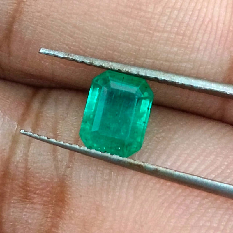 1.39ct Velvet Green Emerald , 100% Natural Earth mined Gemstone