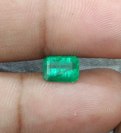 1.37ct Golden Green Swat Emerald, 100% Natural Earth Mined Gemstone.