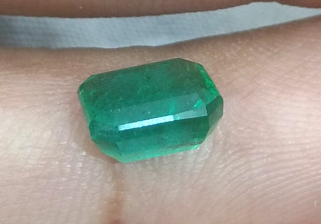 GSI Certified 2.38ct Vivid Deep Golden Green Natural Zambian Emerald