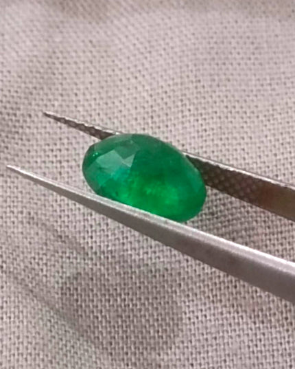 1.72ct GSI Certified Vivid Green Oval Cut Zambian Emerald Minor Oiled Loose Gemstone