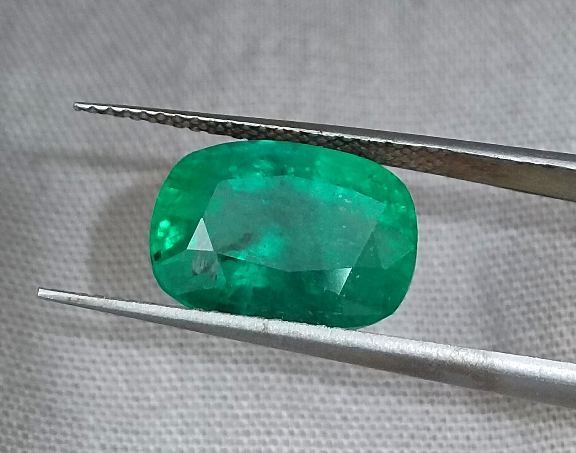 5.49ct Alpine Green Emerald, Natural Gemstone - SMSGEMS 