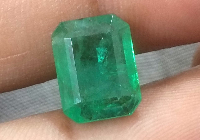 3.94ct GSI USA Certified Medium Green Zambian Emerald Minor Oiled Loose Gemstone