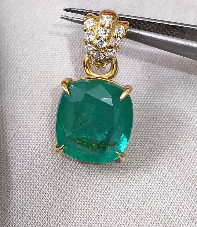 6.86ct Natural Emerald Pendant Set With 0.26ct Diamonds(CVD) 925 Silver Gold Plated.