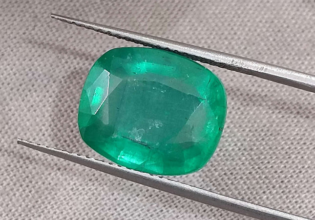 Big 6.28ct Zambian Emerald, Medium Deep Green Minor Oiled Natural Loose Gemstone