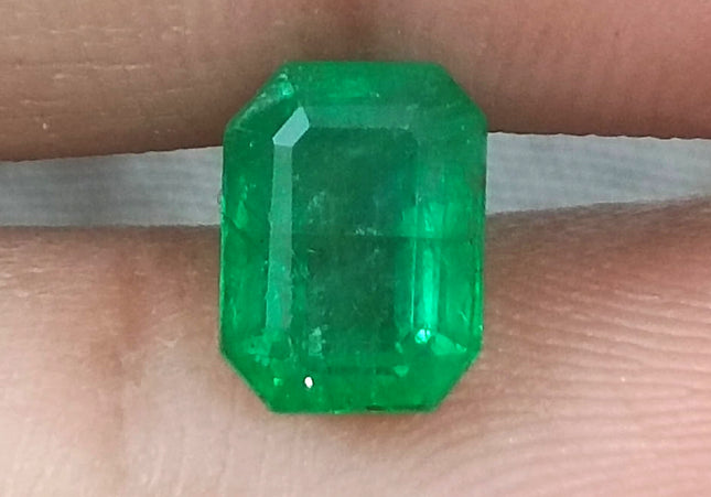 GSI Certified Vivid Golden Green Natural Swat Emerald Minor Oiled Loose Gemstone