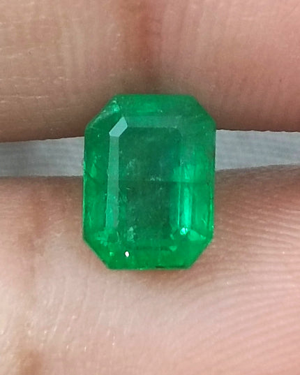 GSI Certified Vivid Golden Green Natural Swat Emerald Minor Oiled Loose Gemstone