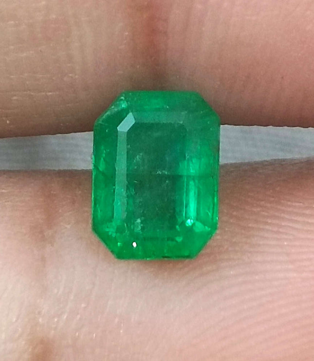 Swat Emerald 1.78ct Certified Natural Vivid Golden Green Gemstone