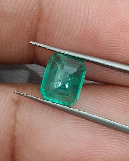 1.95ct Zambian Emerald, 100% Natural Earth Mined Gemstone.