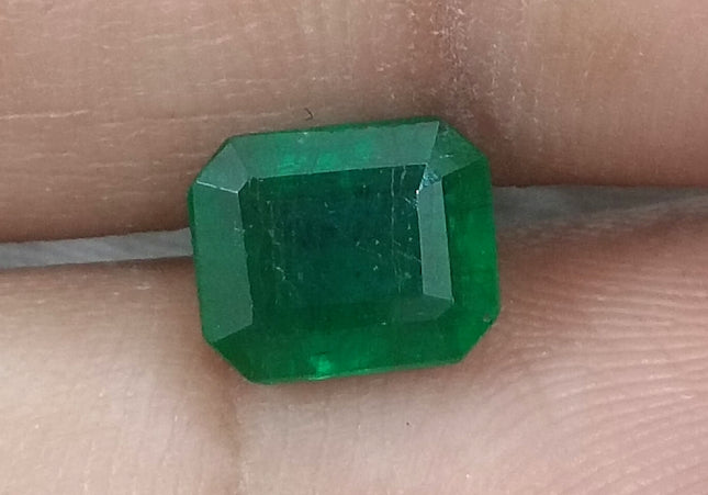 1.89ct GSI Certified Vivid Deep Green Zambian Emerald Minor Oiled Loose Gemstone