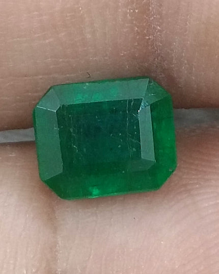 1.89ct GSI Certified Vivid Deep Green Zambian Emerald Minor Oiled Loose Gemstone