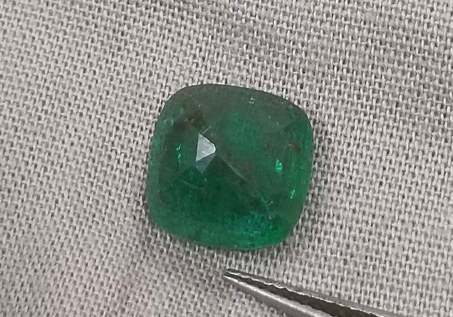 GSI Certified 3.38ct Deep Vivid Green Natural Emerald Minor Oiled Loose Gemstone