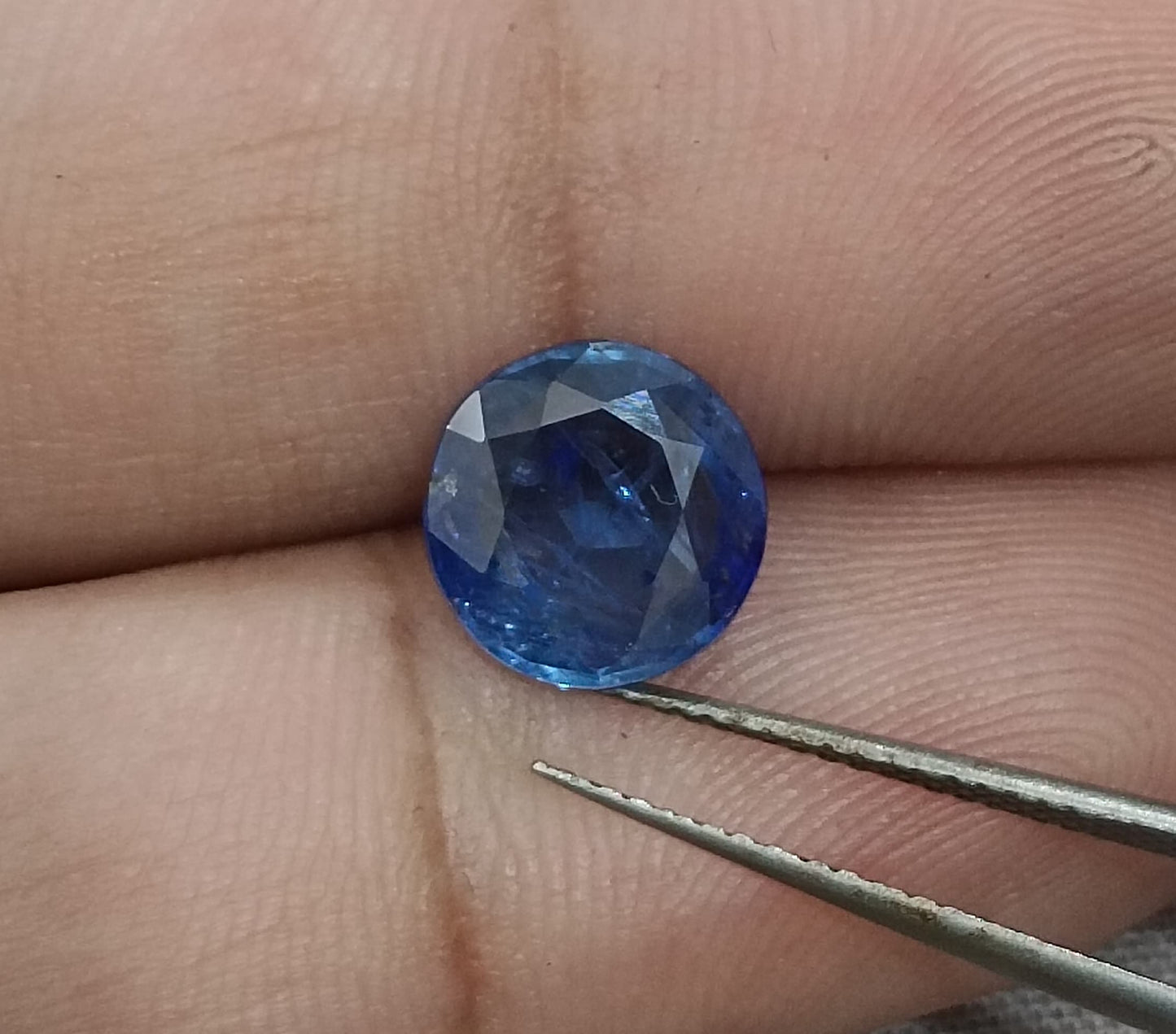 GSI Certified 2.51ct Royal Blue Ceylon Sapphire, 100% Natural Earth Mined Gemstone