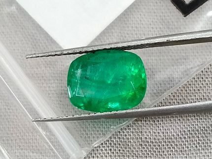 3.16ct Swat Emerald, Certified Natural Vivid Green Stone