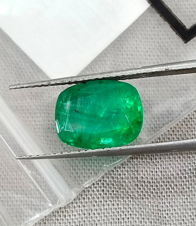 3.16ct Swat Emerald, Certified Natural Vivid Green Stone