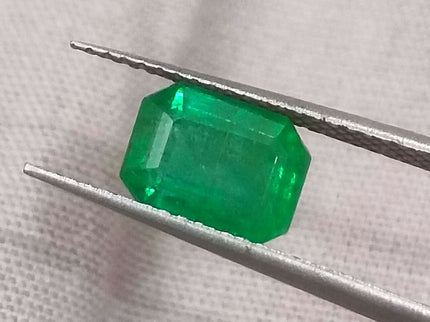 Swat Emerald 1.78ct Certified Natural Vivid Golden Green Gemstone