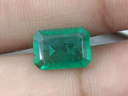 Zambian Emerald 2.73ct Certified Natural Medium Deep Green Loose Stone.