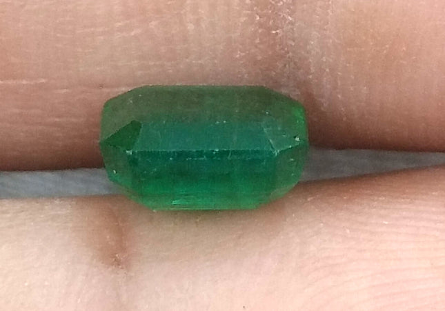 1.89ct GSI Certified Vivid Deep Green Zambian Emerald Minor Oiled Loose Gemstone