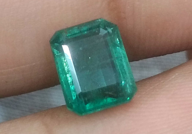 GSI certified 2.76ct Deep metal Green Zambian Emerald Minor Oiled Loose Gemstone
