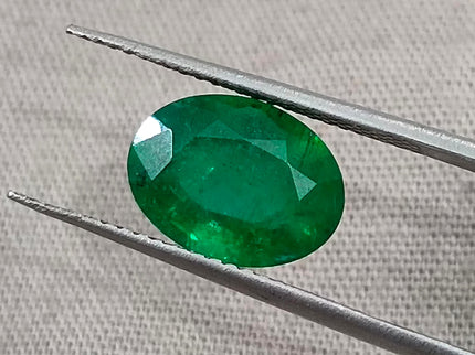 2.63ct Natural Emerald GSI Certified Top Vivid Green Zambian Oval Cut Gemstone