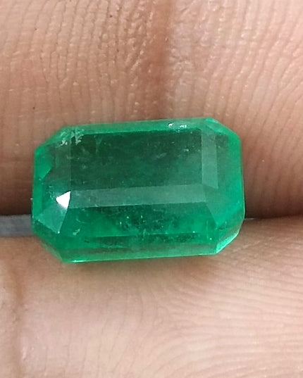 3.95ct Vivid Medium Green Zambian Emerald Minor Oiled Loose Gemstone