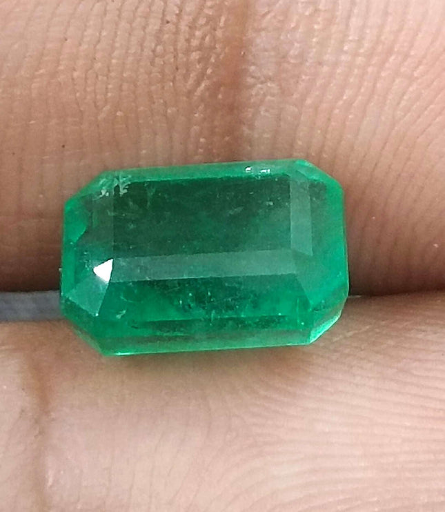 Certified 3.92ct Natural Zambian Emerald, Vivid Green Stone.