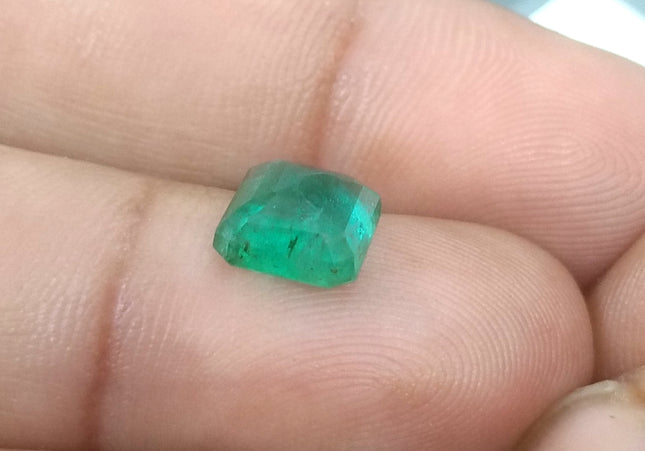 GSI USA Certified Medium Deep Green Zambian Emerald Minor Oiled Loose Gemstone