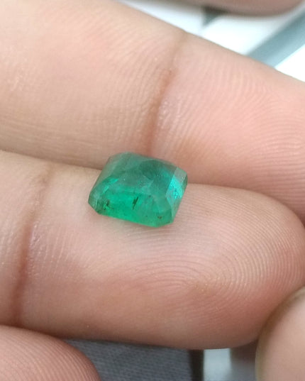 GSI USA Certified Medium Deep Green Zambian Emerald Minor Oiled Loose Gemstone