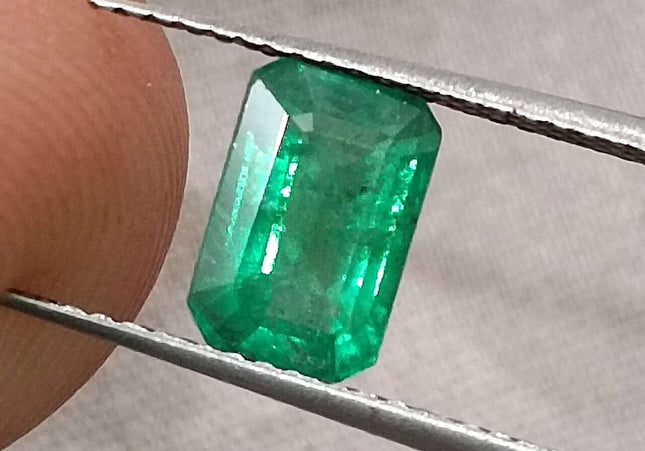 GSI Certified 1.35ct Deep Green Panjshir Emerald Minor Oiled Loose Gemstone