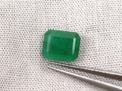 Certified 1.50ct Zambian Emerald.
