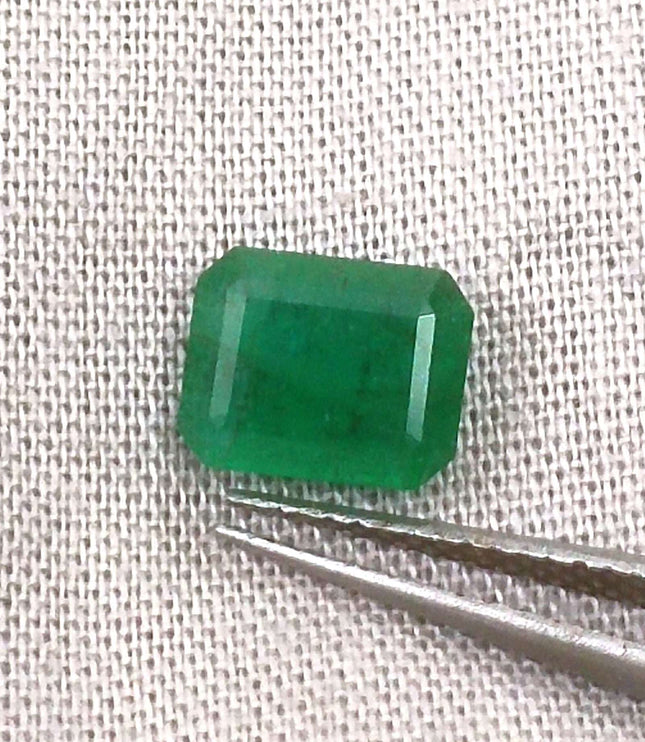 Certified 1.50ct Zambian Emerald.