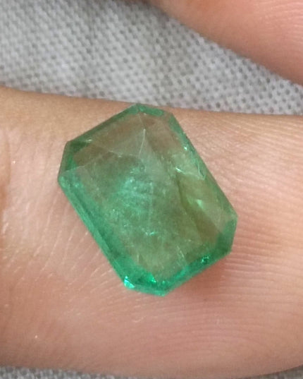 2.35ct GSI Certified Medium Green Zambian Emerald Minor Oiled Loose Gemstone