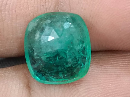 6.86ct Zambian Emerald, Natural Medium Green Stone