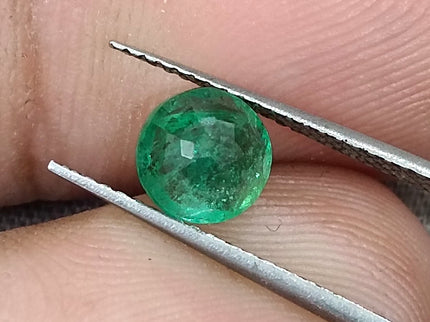 Zambian Emerald 0.88ct Vivid Green Round Cut Natural Gemstone