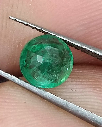 0.88ct Round Cut Natural Zambian Emerald