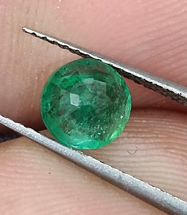 Zambian Emerald 0.88ct Vivid Green Round Cut Natural Gemstone