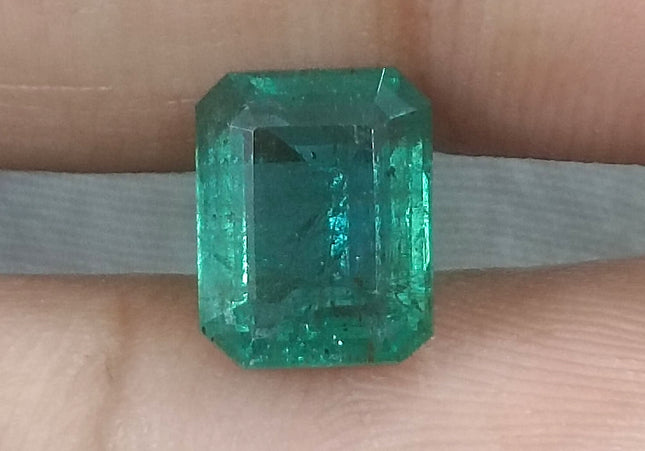 GSI certified 2.76ct Deep metal Green Zambian Emerald Minor Oiled Loose Gemstone