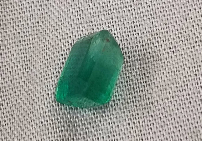 GSI Certified 2.42ct Medium Green Zambian Emerald, Natural Gemstone